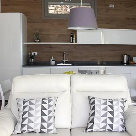 Stunning Views And Pool. Brand New Apartment. Lägenhet Argegno